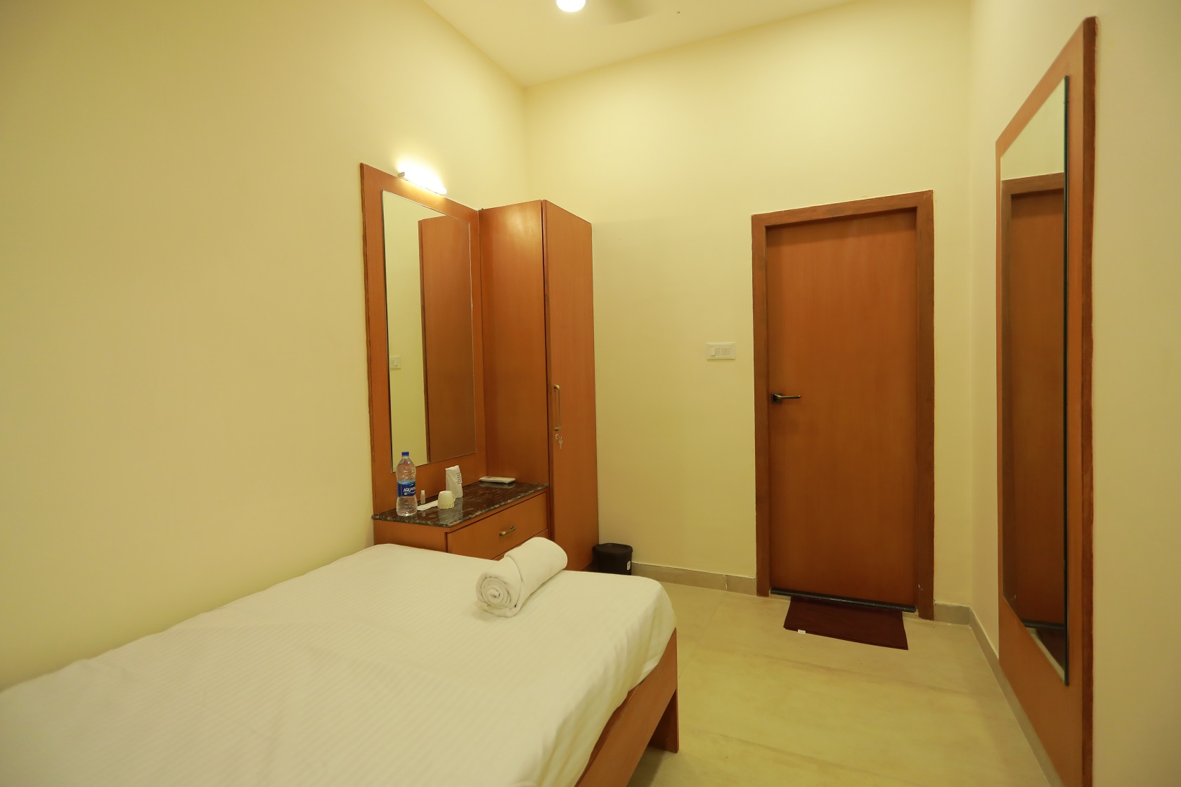 230105120156_classic_room